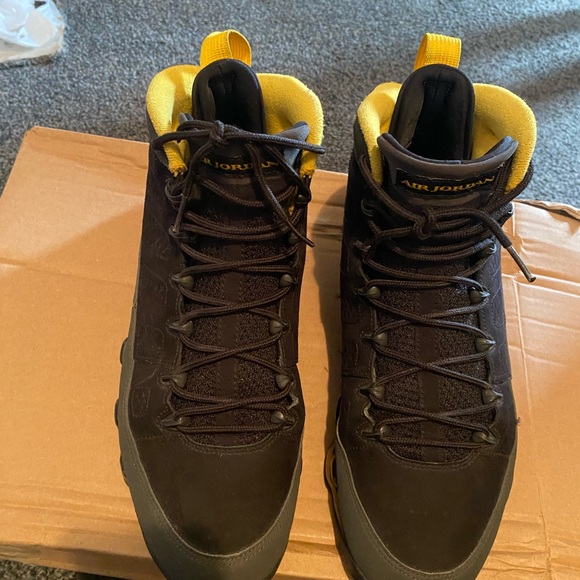 Men’s jordan 9 black and yellow size 12 - Picture 8 of 8